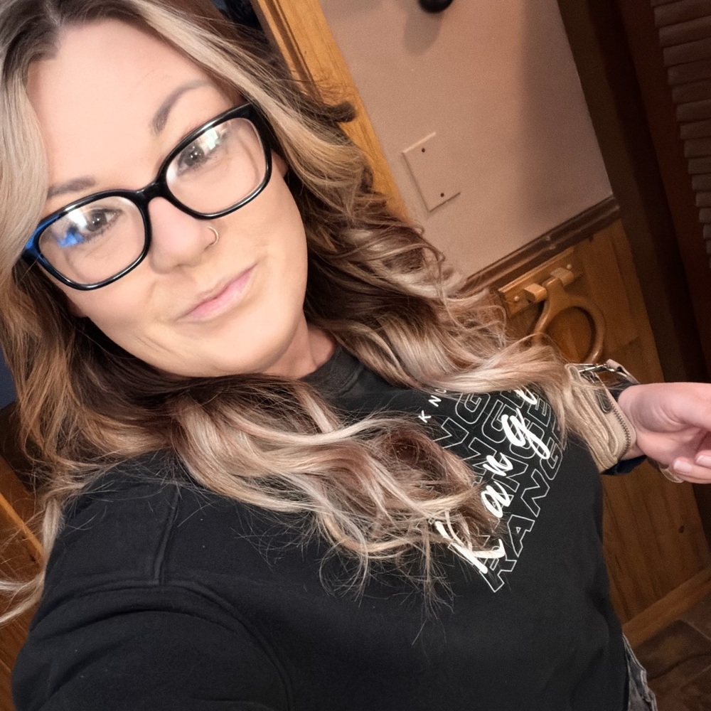 Meet your Posher, Mara